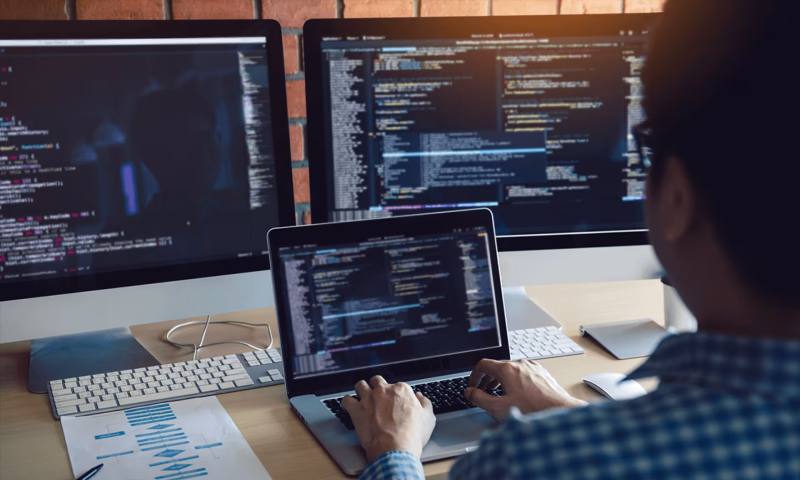 数据科学选型:R与Python如何赋能远安县网站建设?